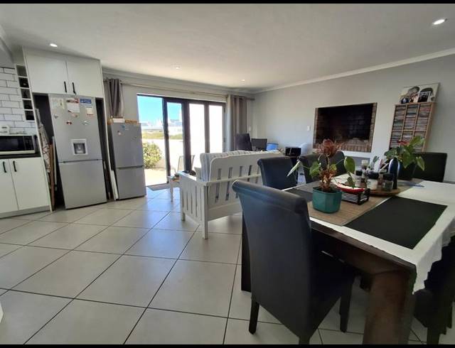 2 BEDROOM HOUSE FOR SALE IN BRITANNIA BAY